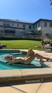 Joy Corrigan feet photo thumbnail