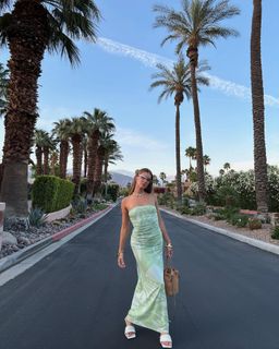 Joy Corrigan feet photo thumbnail