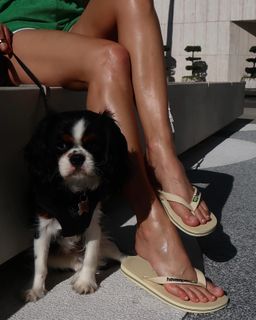 Joy Corrigan feet photo thumbnail