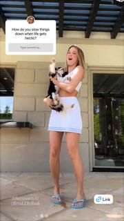 Joy Corrigan feet photo thumbnail