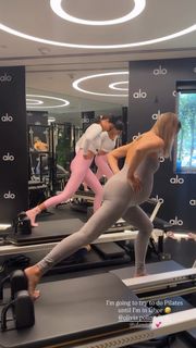 Joy Corrigan feet photo thumbnail