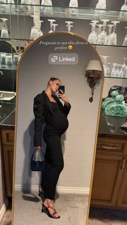 Joy Corrigan feet photo thumbnail