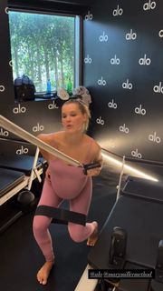 Joy Corrigan feet photo thumbnail