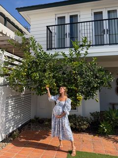 Joy Corrigan feet photo thumbnail