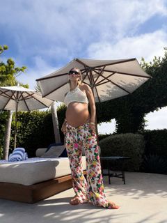 Joy Corrigan feet photo thumbnail