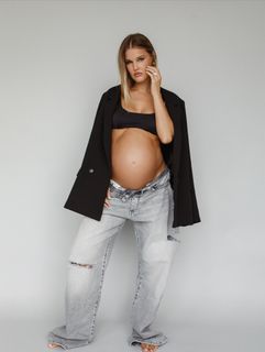 Joy Corrigan feet photo thumbnail