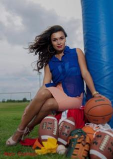 Joy Taylor feet photo thumbnail