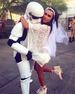 Joy Taylor feet photo thumbnail