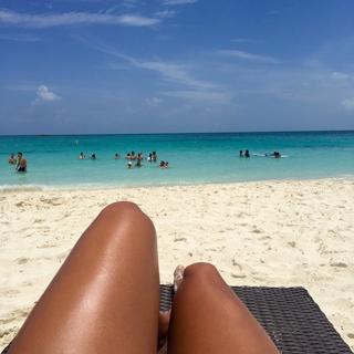 Joy Taylor feet photo thumbnail
