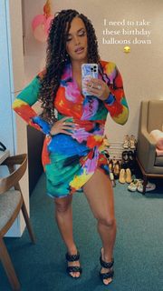 Joy Taylor feet photo thumbnail