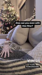 Joy Taylor feet photo thumbnail