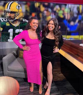 Joy Taylor feet photo thumbnail