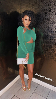 Joy Taylor feet photo thumbnail