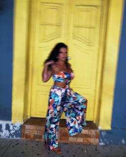 Joy Taylor feet photo thumbnail