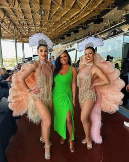 Joy Taylor feet photo thumbnail