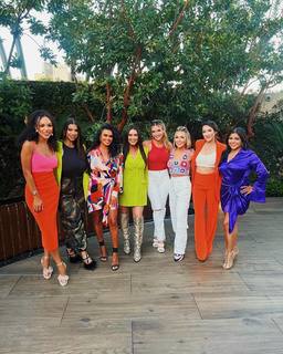 Joy Taylor feet photo thumbnail