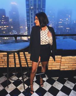 Joy Taylor feet photo thumbnail