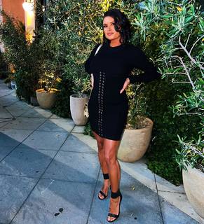 Joy Taylor feet photo thumbnail