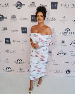 Joy Taylor feet photo thumbnail