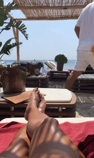 Joy Taylor feet photo thumbnail