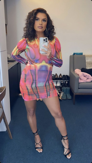Joy Taylor feet photo thumbnail