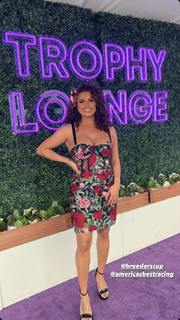 Joy Taylor feet photo thumbnail