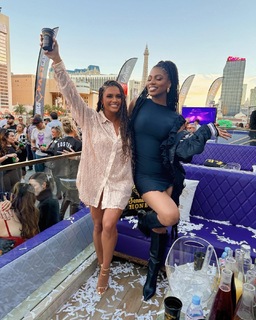 Joy Taylor feet photo thumbnail