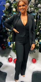 Joy Taylor feet photo thumbnail