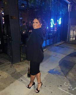 Joy Taylor feet photo thumbnail