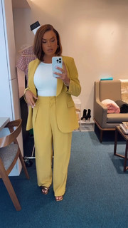Joy Taylor feet photo thumbnail