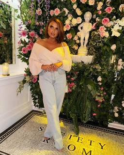 Joy Taylor feet photo thumbnail