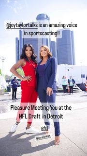 Joy Taylor feet photo thumbnail