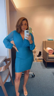Joy Taylor feet photo thumbnail