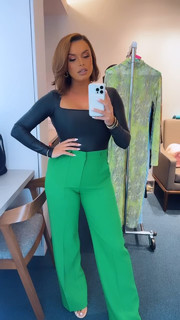 Joy Taylor feet photo thumbnail