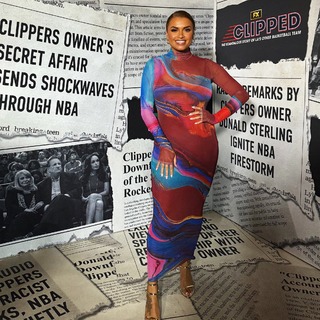 Joy Taylor feet photo thumbnail
