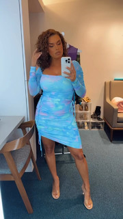 Joy Taylor feet photo thumbnail