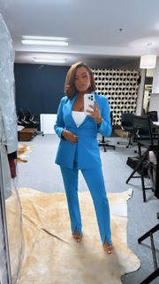 Joy Taylor feet photo thumbnail