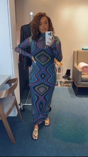 Joy Taylor feet photo thumbnail