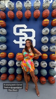 Joy Taylor feet photo thumbnail
