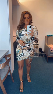 Joy Taylor feet photo thumbnail