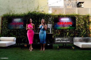 Joy Taylor feet photo thumbnail