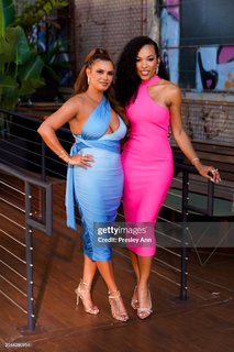 Joy Taylor feet photo thumbnail