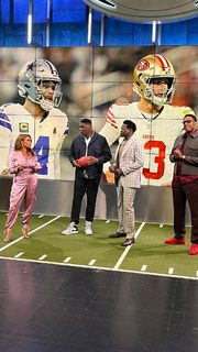Joy Taylor feet photo thumbnail