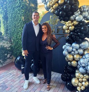 Joy Taylor feet photo thumbnail