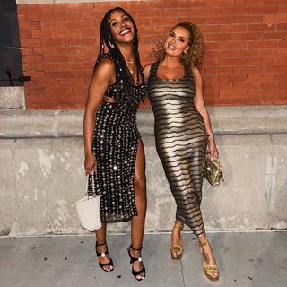 Joy Taylor feet photo thumbnail