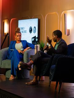 Joy Taylor feet photo thumbnail