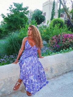 Joy Taylor feet photo thumbnail