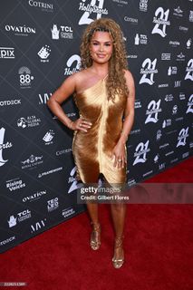 Joy Taylor feet photo thumbnail