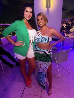 Joy Taylor feet photo thumbnail