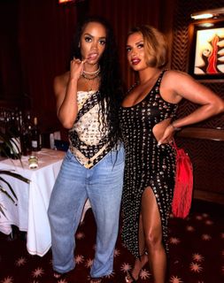 Joy Taylor feet photo thumbnail